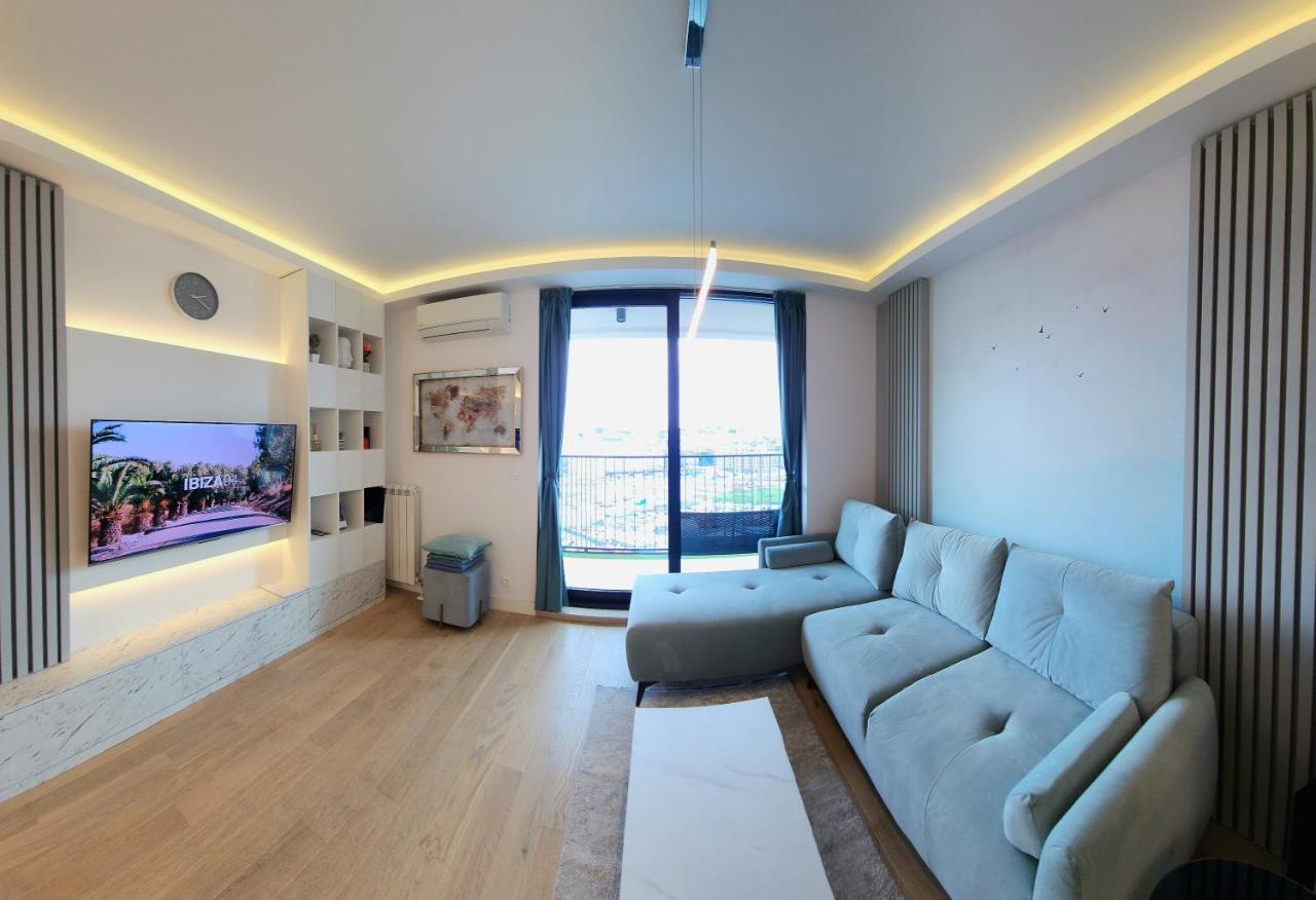Waterfront 10th Fl Lux Apt. W/ View Apartment Belgrade