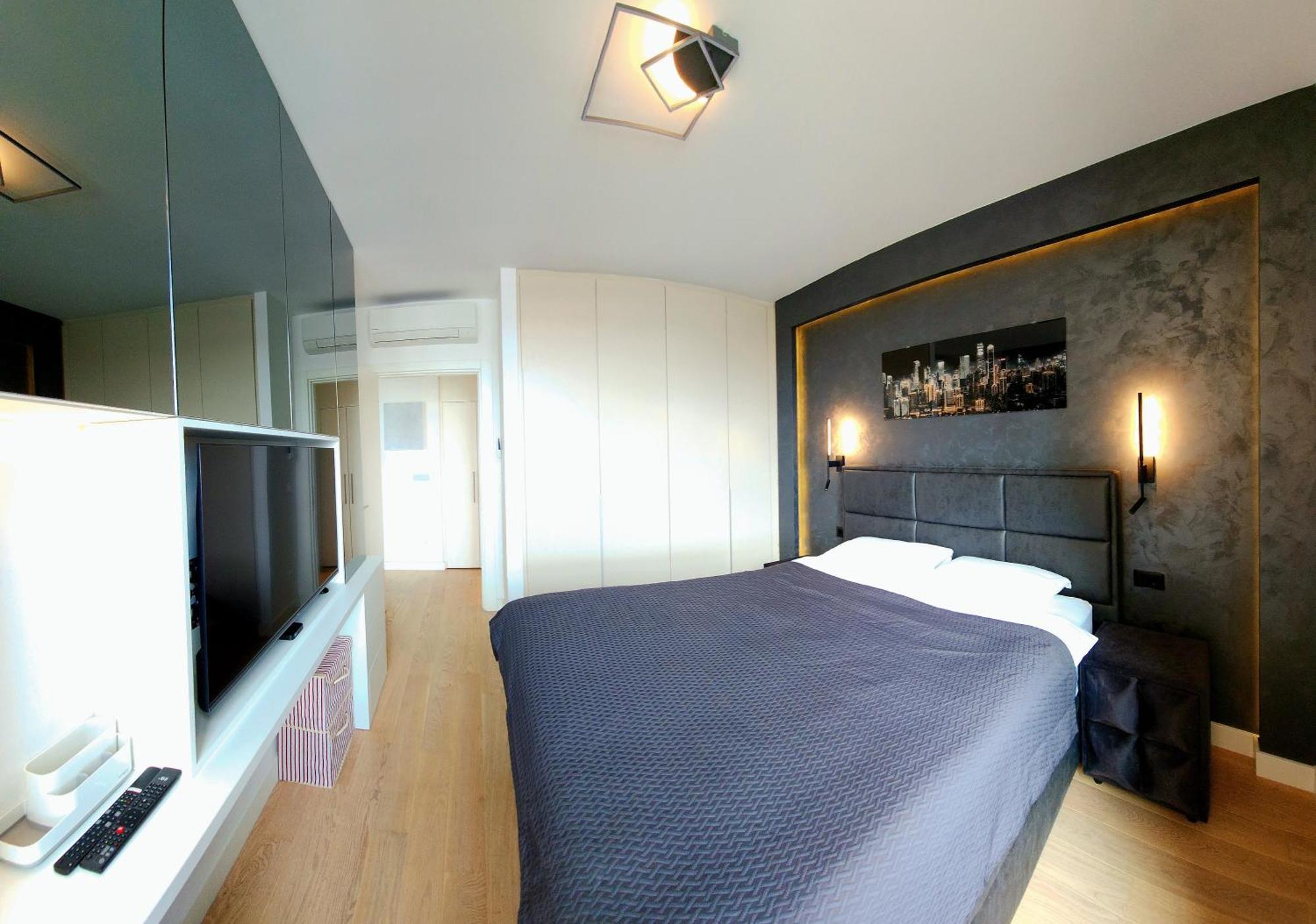 Waterfront 10th Fl Lux Apt. W/ View